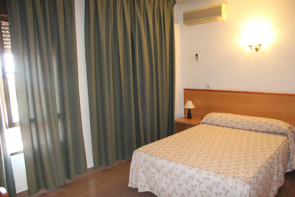 Hostal Cazalegas Dış mekan fotoğraf